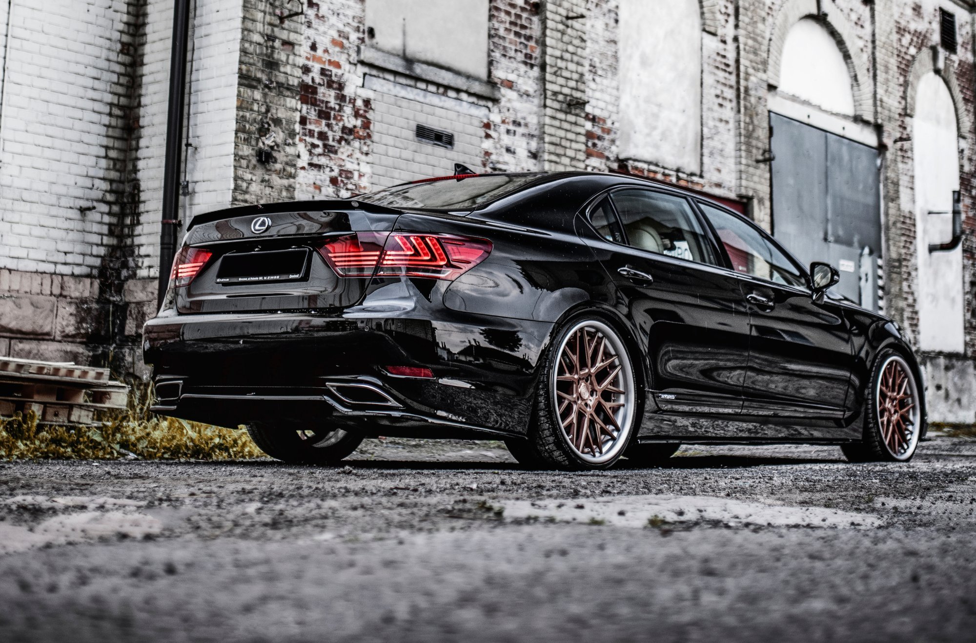 Heckansatz Lexus LS Mk4 Facelift schwarz Hochglanz