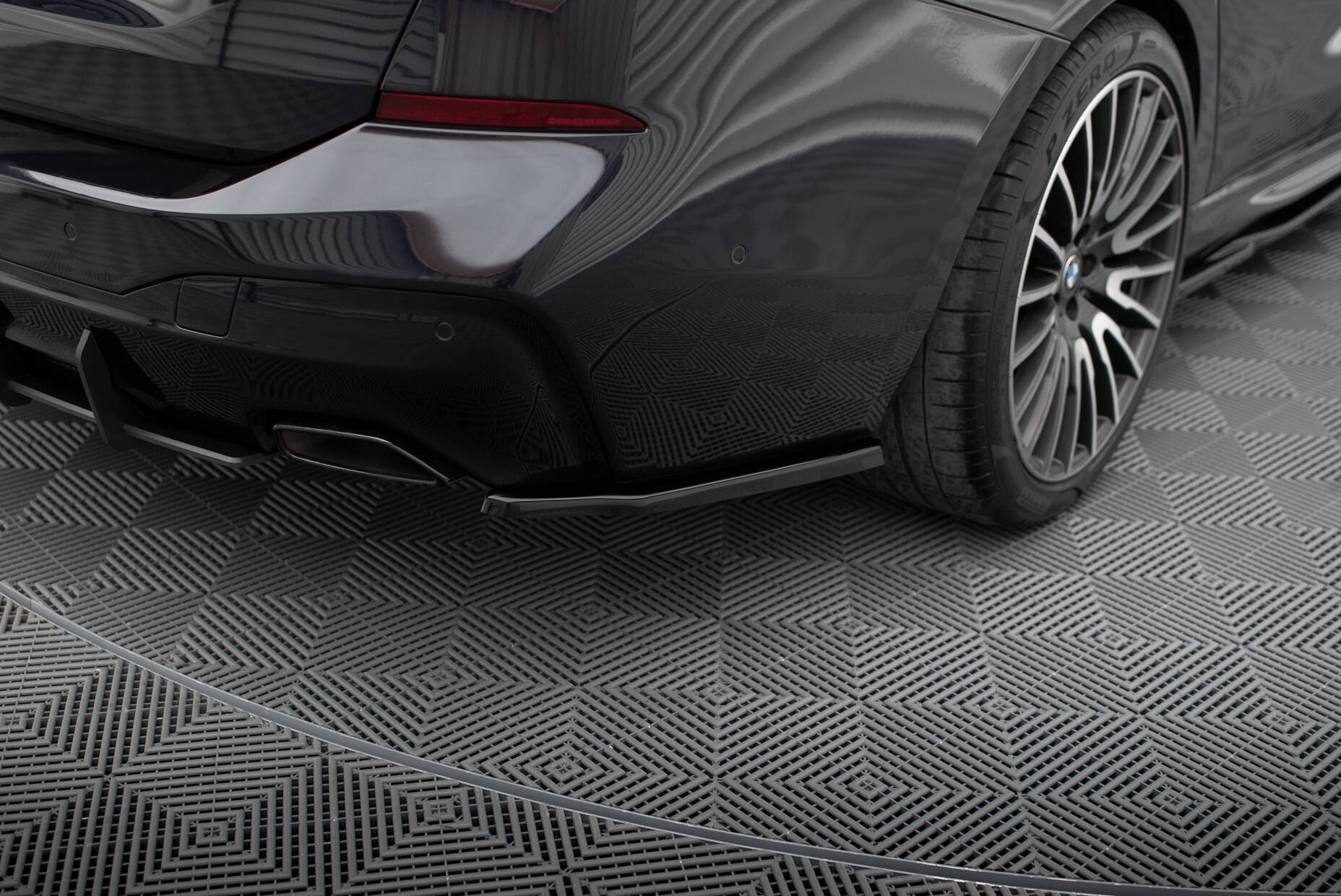 Street+ Heck Ansatz Flaps passend für BMW 6er GT G32 M-Paket schwarz Hochglanz