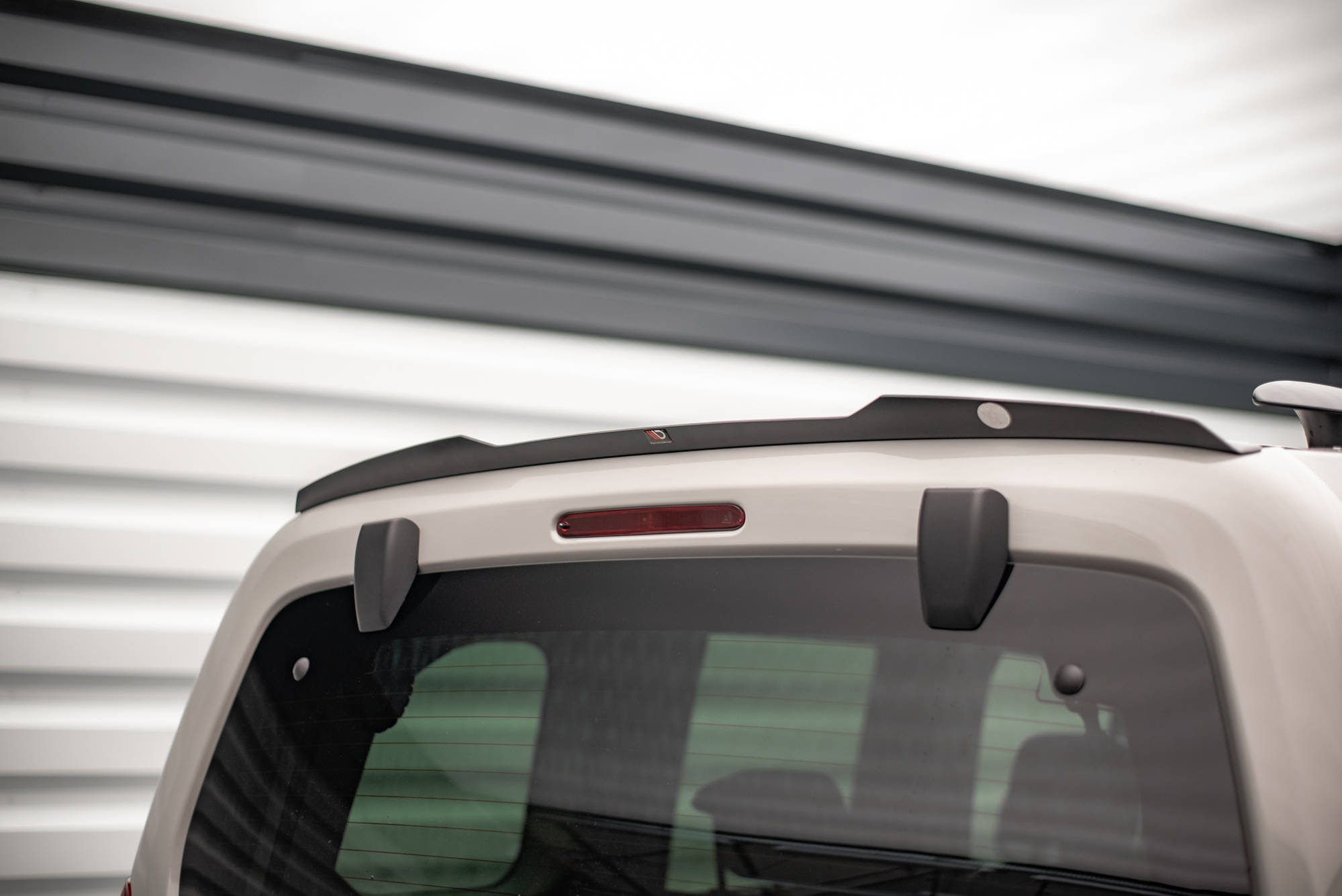 Heck Spoiler Aufsatz Abrisskante passend für Citroen Berlingo Mk3 schwarz Hochglanz