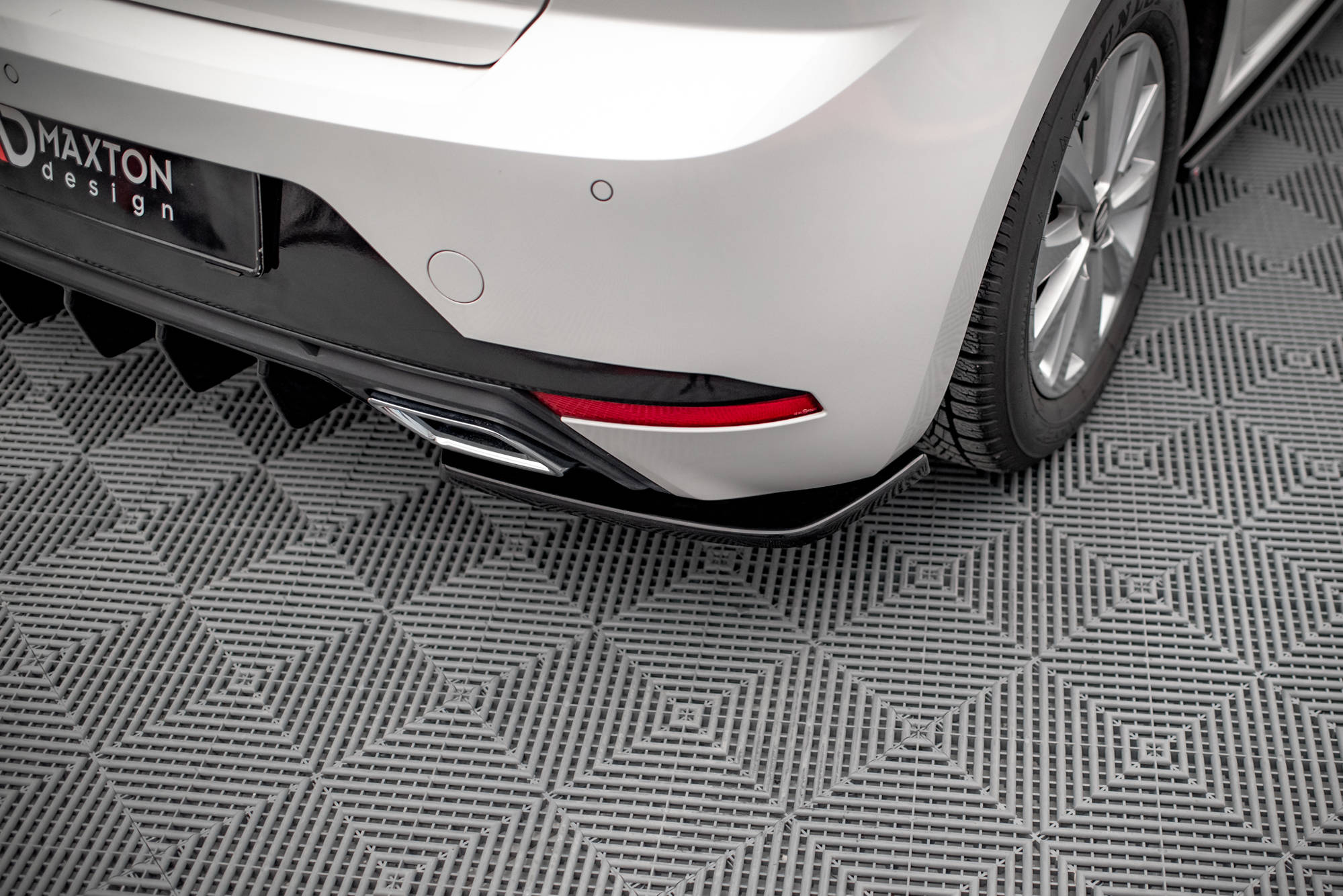Street+ Heck Ansatz Flaps passend für Seat Ibiza FR/ Standard Mk5 schwarz Hochglanz