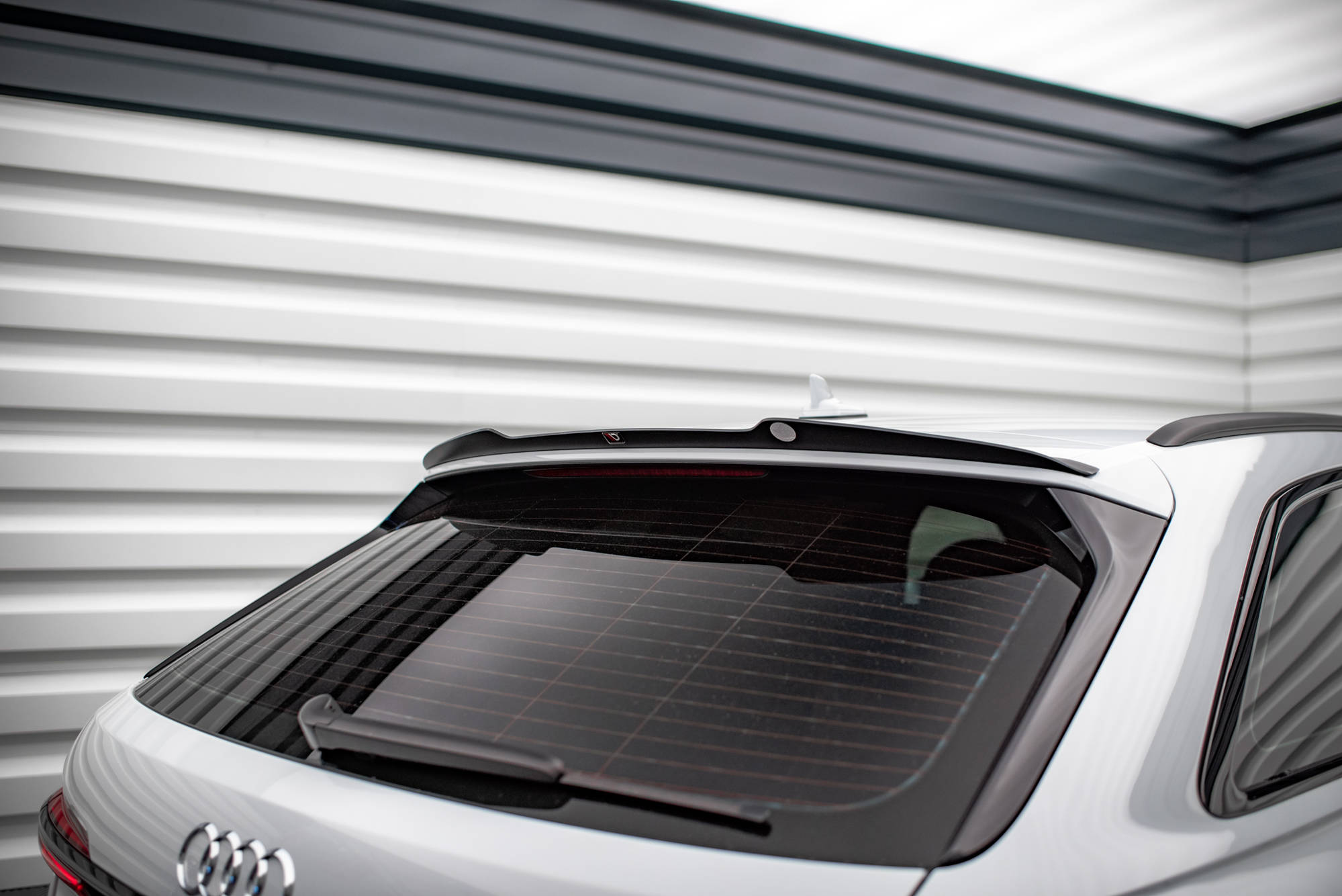 Spoiler CAP für Audi A6 Avant / A6 Allroad / A6 S-Line Avant / S6 Avant C8 / C8 Facelift schwarz Hochglanz