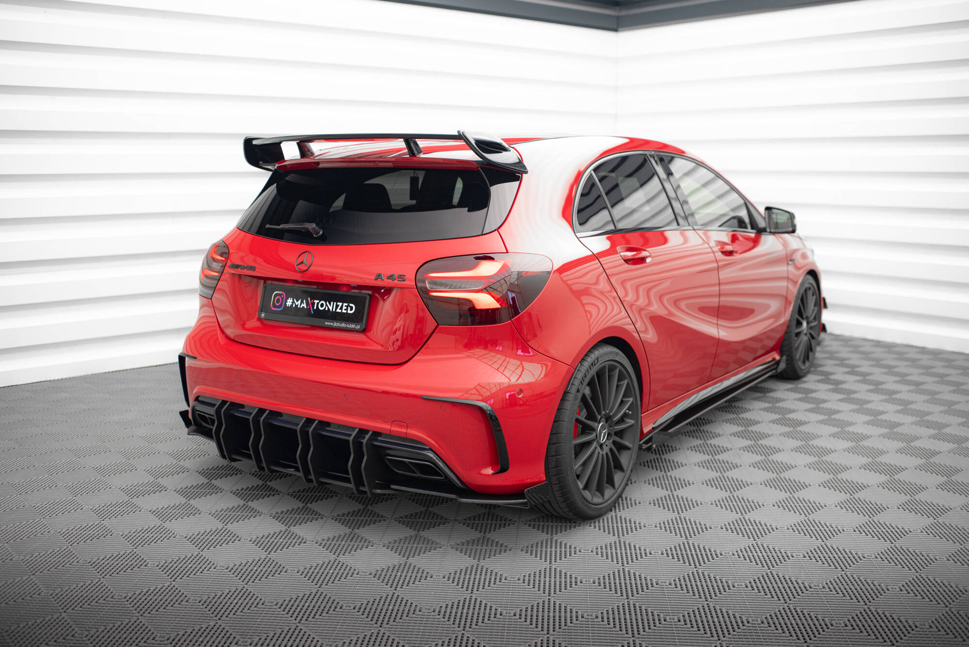 Street Pro Heckschürze Heck Ansatz Diffusor passend für Mercedes A 45 AMG W176 FL