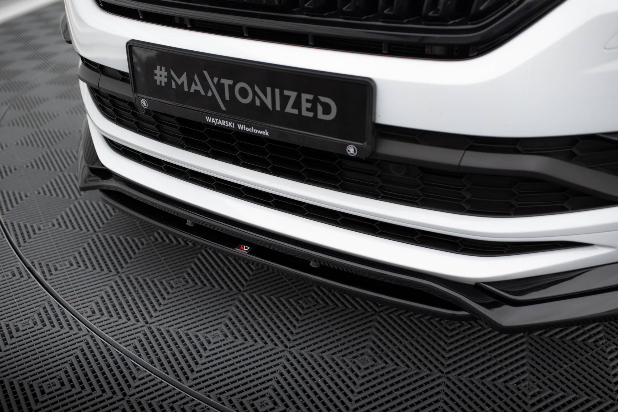 Front Ansatz für Skoda Kodiaq Mk1 Sportline/RS schwarz Hochglanz