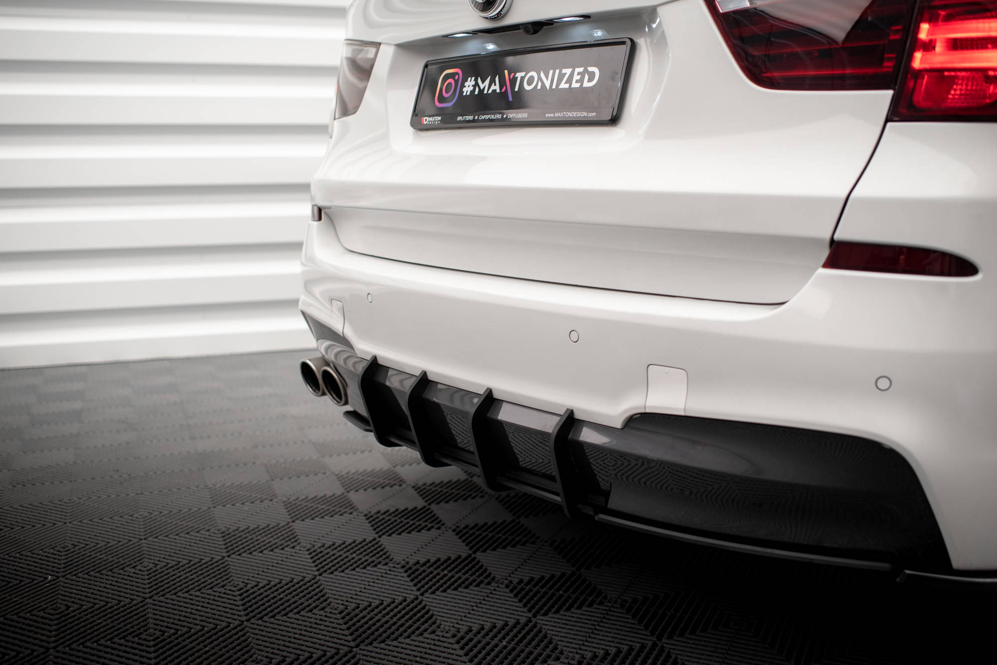 Street Pro Heckschürze Heck Ansatz Diffusor passend für BMW X3 M-Paket F25 schwarz-rot