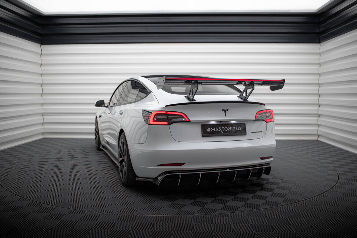 Carbon Heckspoiler Heckflügel + LED passend für Tesla Model 3