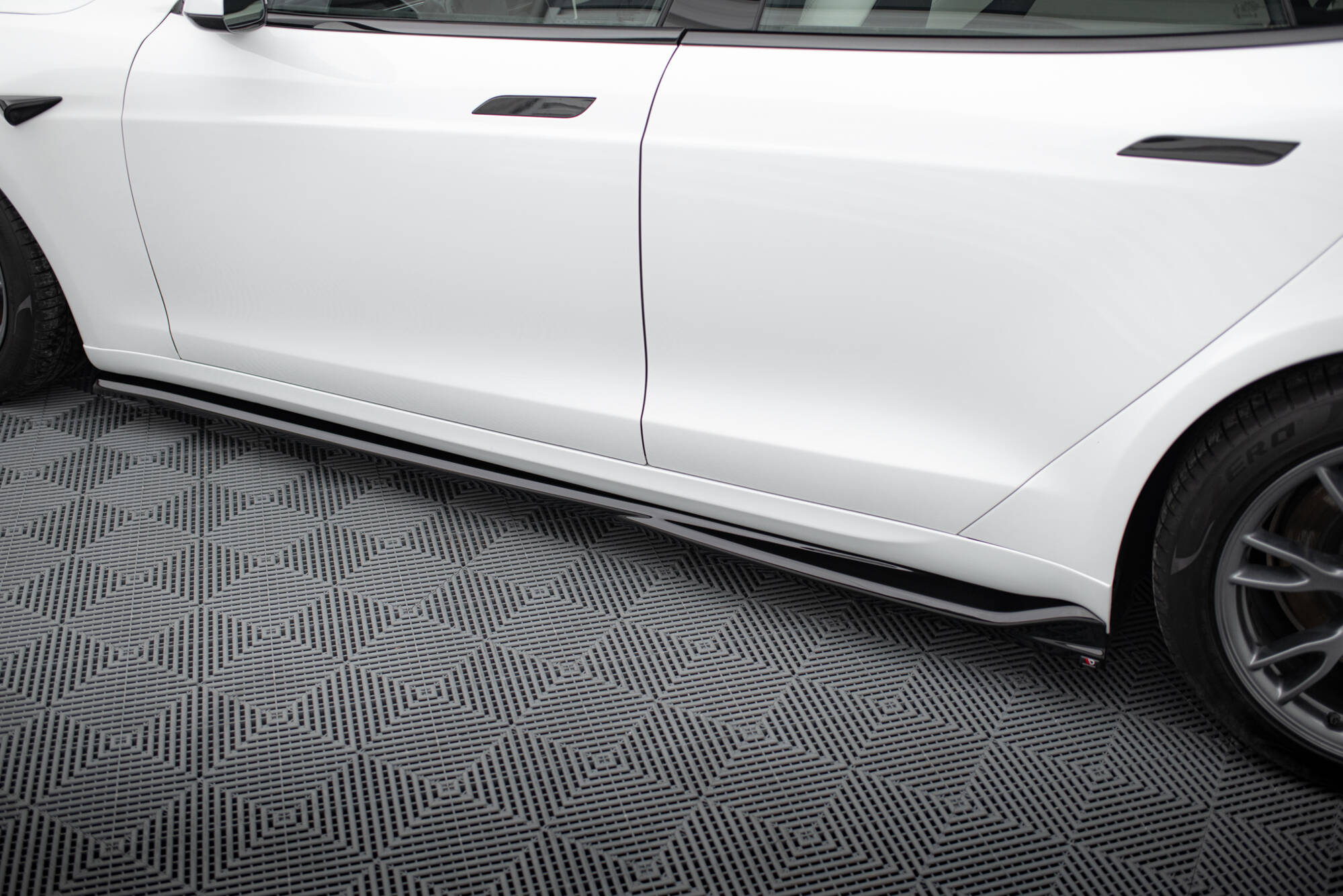 Seitenschweller Ansatz Paar V.1 passend für Tesla Model S Plaid Mk1 FL schwarz Hochglanz