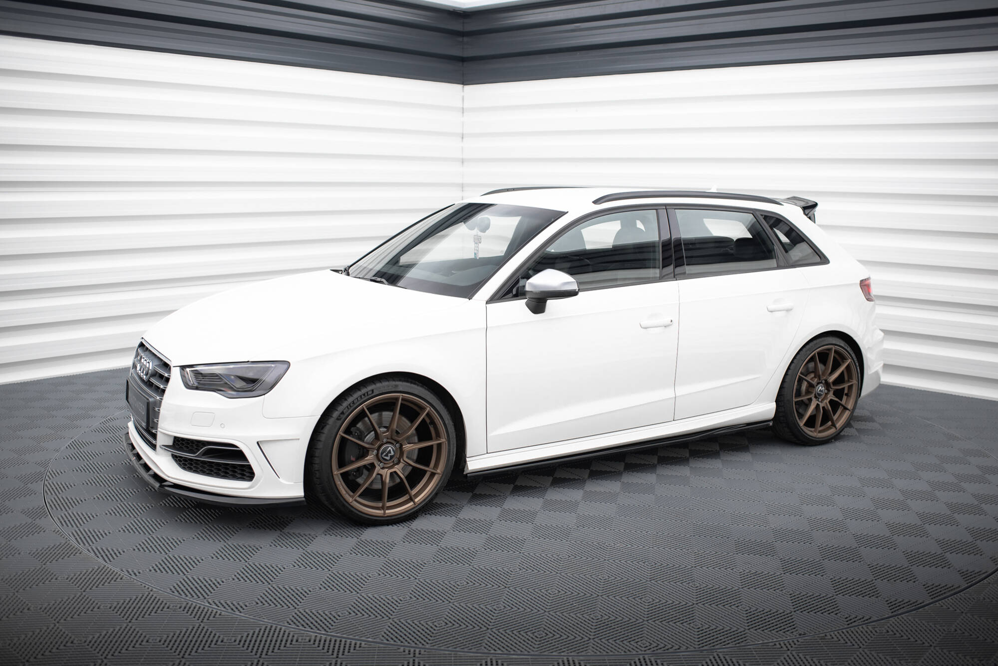 Street+ Seitenschweller Leisten V.3 passend für Audi S3 / A3 S-Line Sportback 8V / 8V FL schwarz Hochglanz