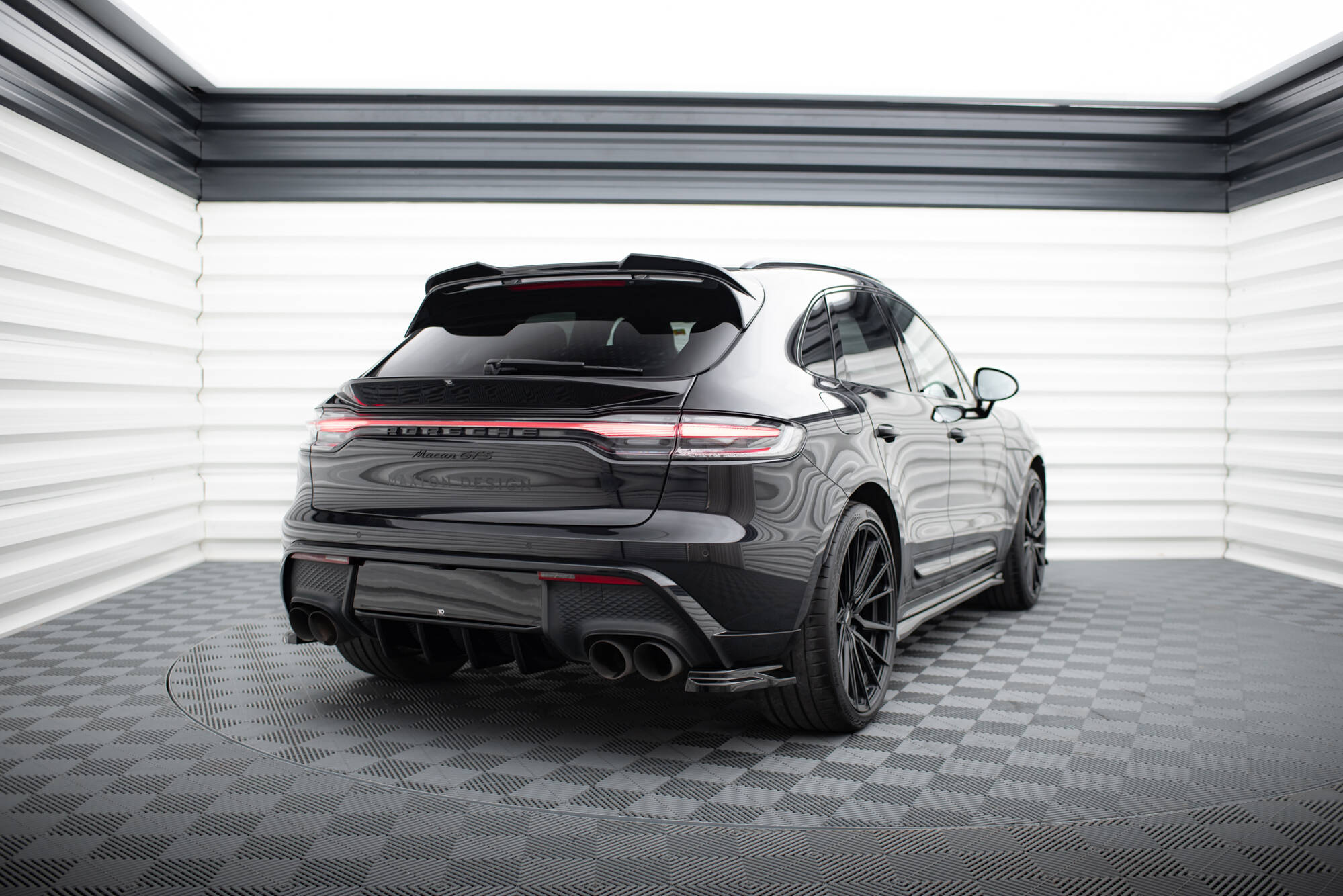 Street+ Heck Ansatz Flaps passend für Porsche Macan GTS Mk1 FL 2 schwarz Hochglanz