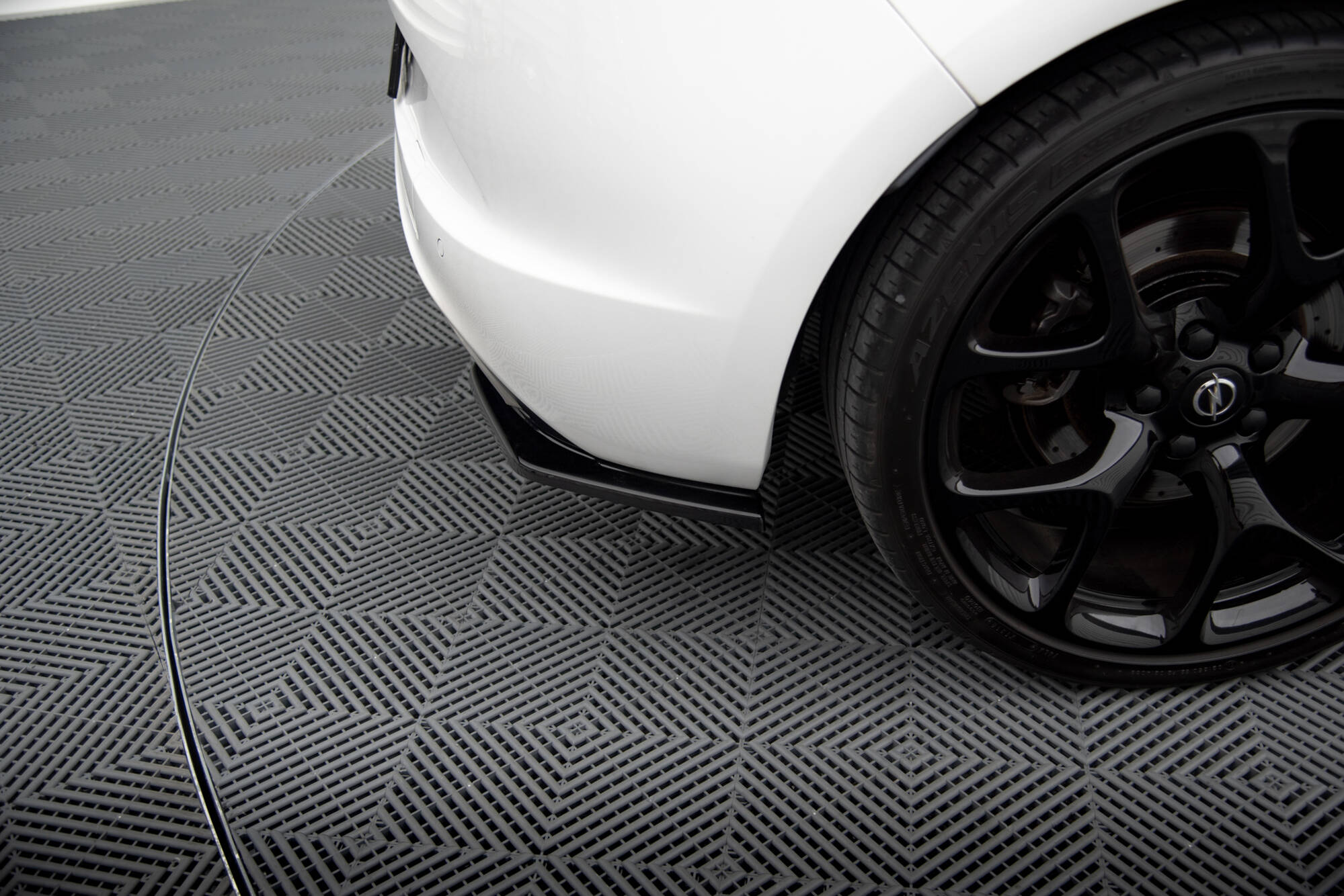 Heck Ansatz Flaps Diffusor für OPEL ASTRA J OPC / VXR schwarz Hochglanz