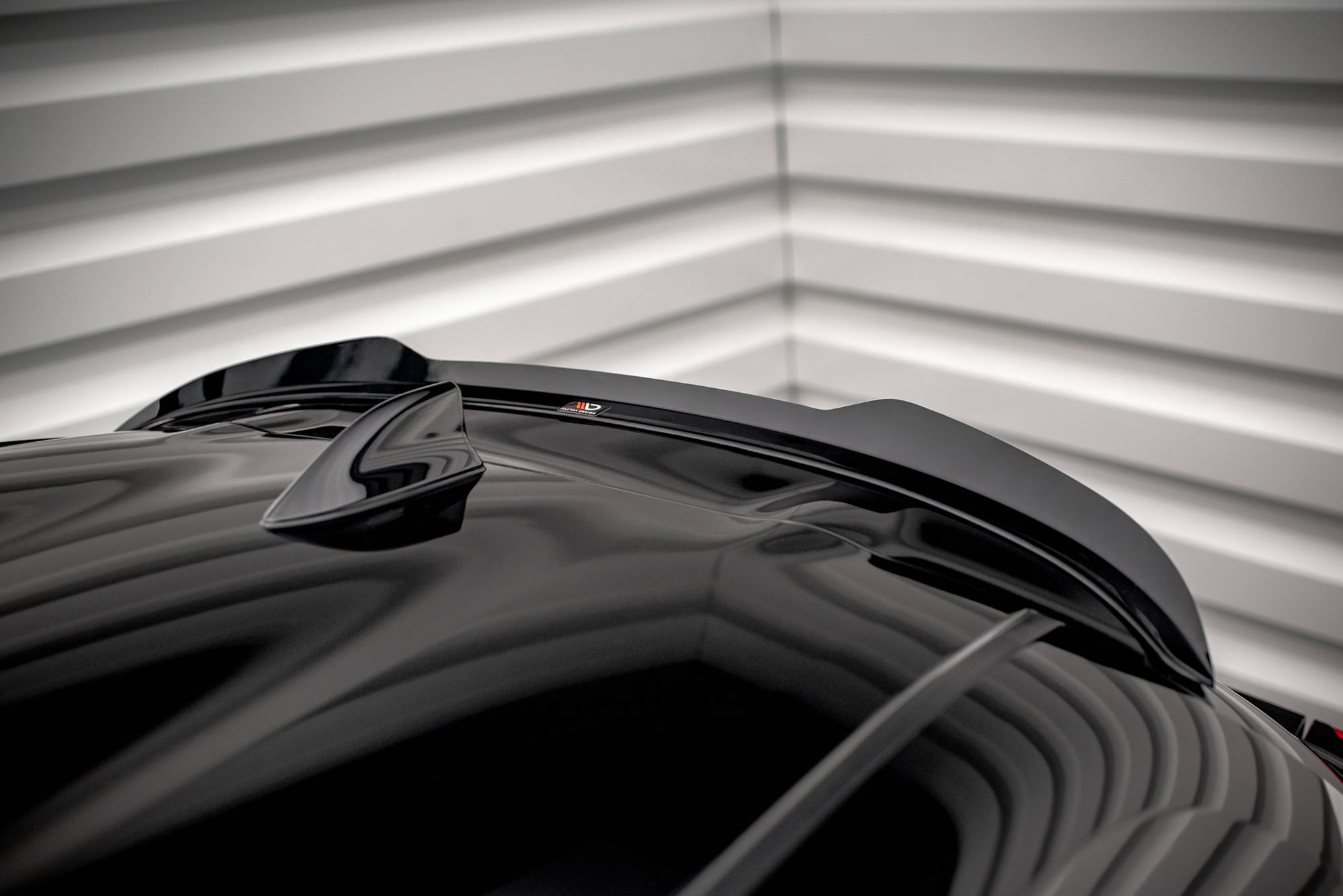 Heck Spoiler Aufsatz Abrisskante V.2 passend für Toyota Yaris Mk4 schwarz Hochglanz