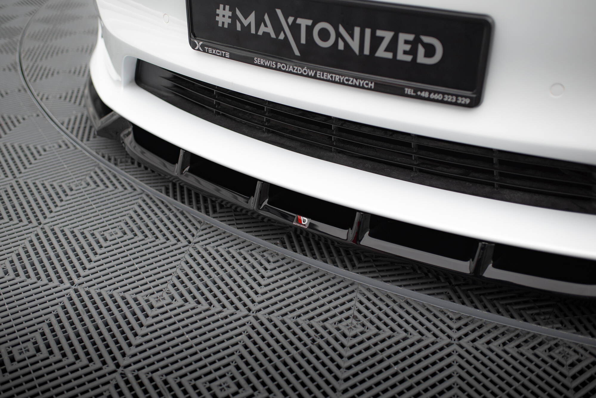 Frontlippe V.1 passend für Tesla Model S Plaid Mk1 FL schwarz Hochglanz