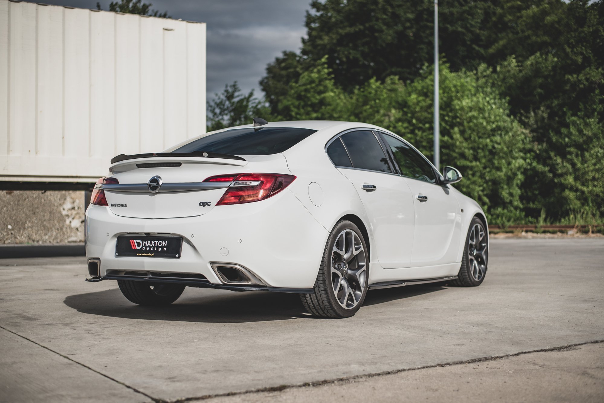 Street+ Mittlerer Diffusor Heck Ansatz passend für Opel Insignia Mk. 1 OPC FL schwarz Hochglanz