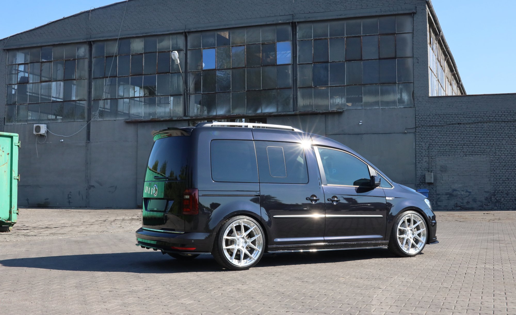 Street+ Seitenschweller Leisten passend für VW Caddy Mk. 4 schwarz Hochglanz