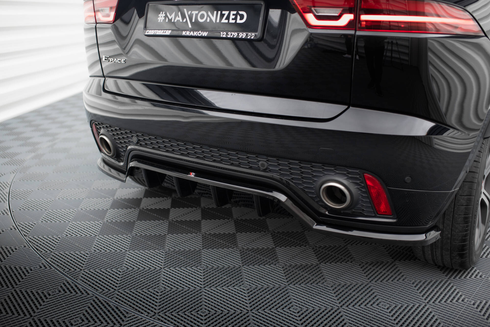 Street+ Mittlerer Diffusor RACE Heck Ansatz passend für Jaguar E-Pace R-Dynamic Mk1 schwarz Hochglanz