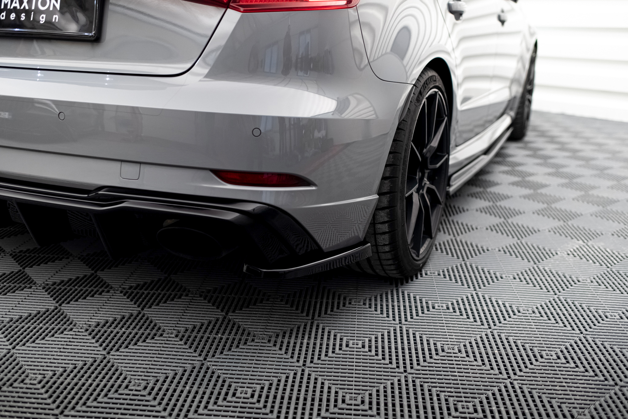 Street+ Heck Ansatz Diffusor V.2 passend für Audi RS3 8V Sportback FL schwarz Hochglanz