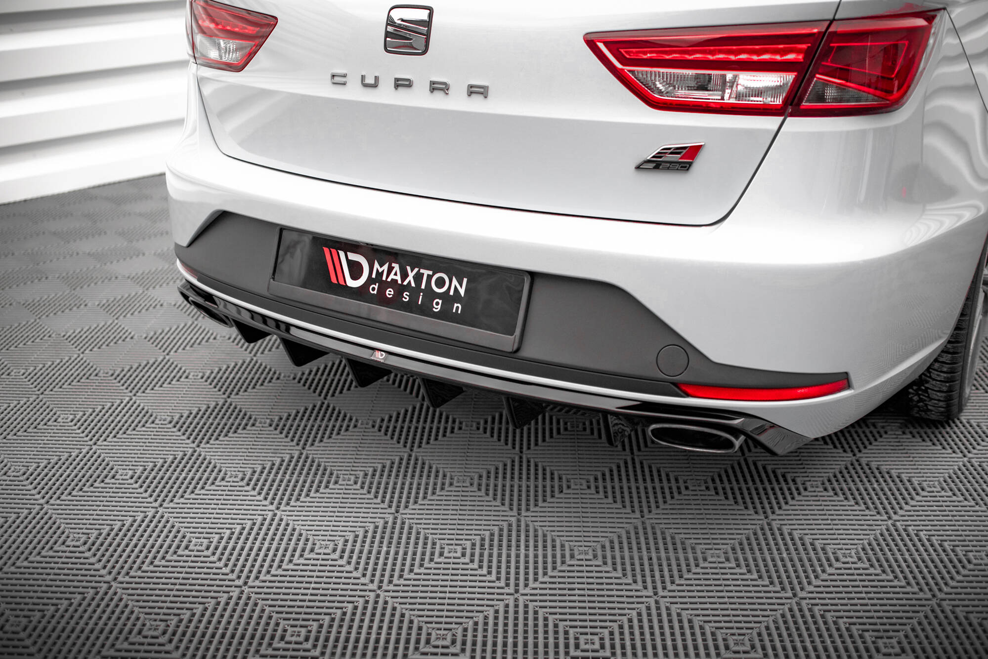 Street+ Heck Ansatz Diffusor passend für Seat Leon CUPRA Sportstourer Mk3 schwarz Hochglanz