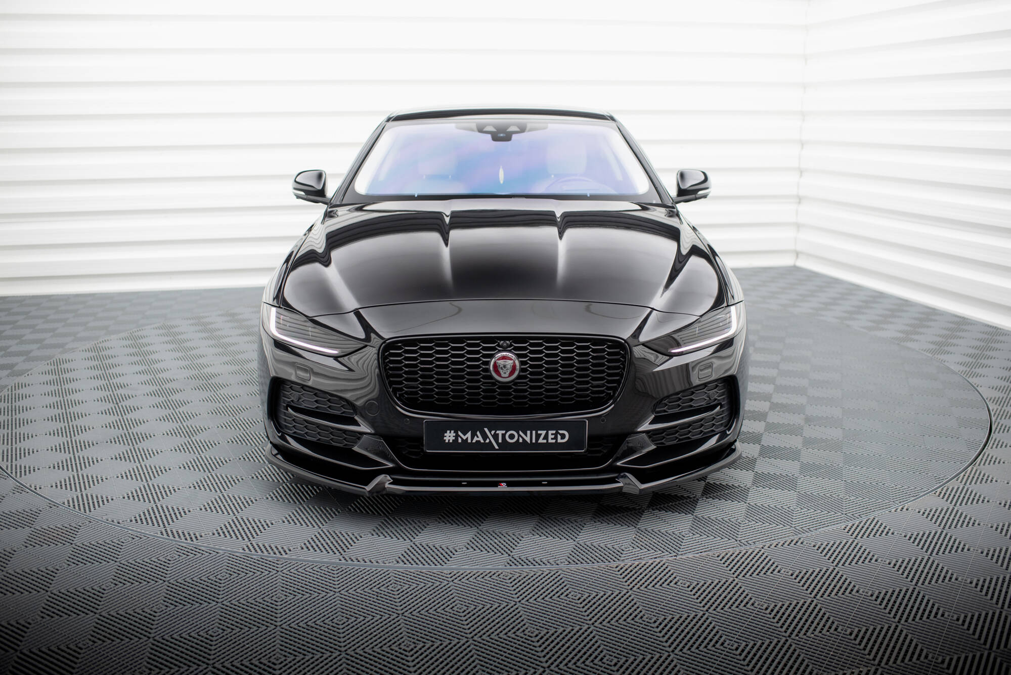 Street+ Spoilerlippe Front Ansatz V.2 passend für Jaguar XE X760 FL schwarz Hochglanz