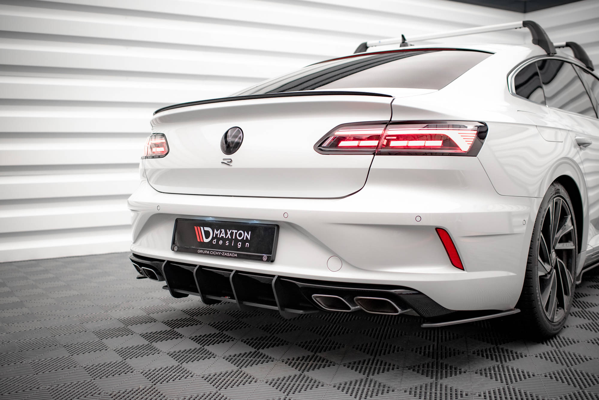 Street Pro Heckschürze Heck Ansatz Diffusor passend für VW Arteon R schwarz-rot