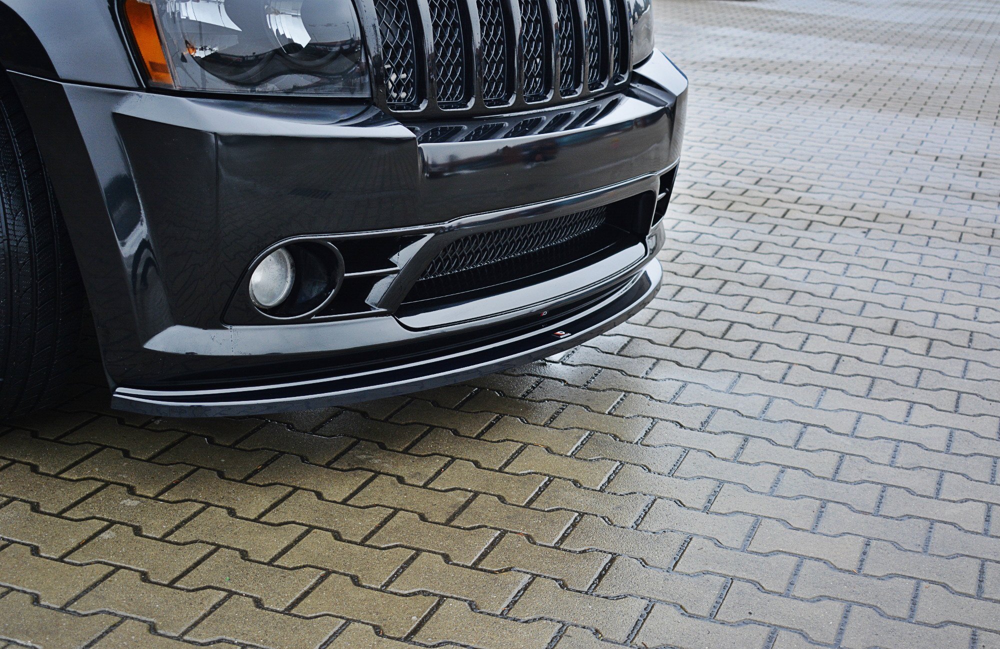 Front Ansatz V.1 für JEEP GRAND CHEROKEE WK STR8 schwarz Hochglanz