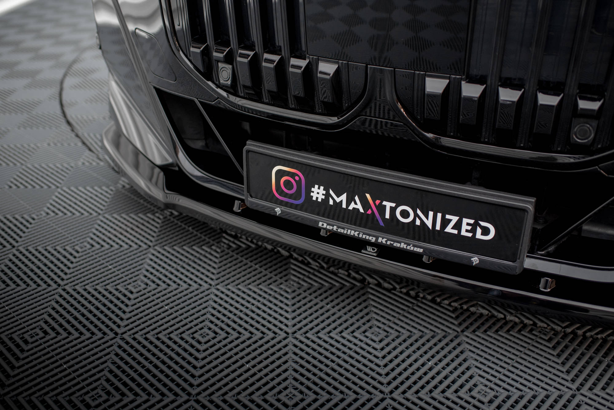 Street+ Spoilerlippe Front Ansatz V.1 passend für BMW 7 M-Paket / M760e / i7 M-Paket G70 schwarz Hochglanz