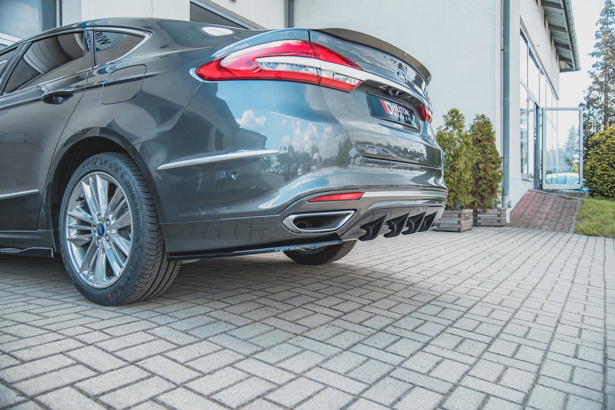 Diffusor Heck Ansatz für Ford Mondeo Vignale Mk5 Facelift schwarz Hochglanz