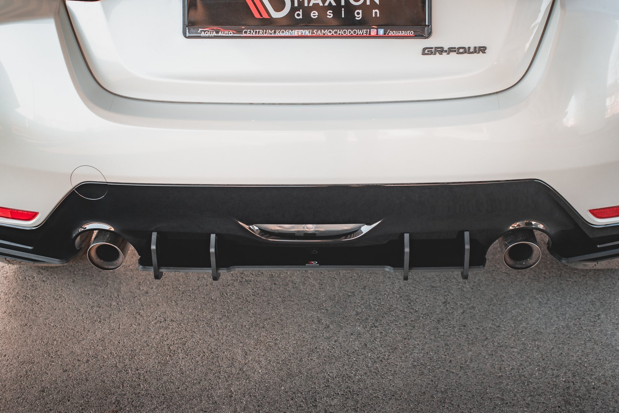 Street Pro Heckschürze Heck Ansatz Diffusor passend für Toyota GR Yaris Mk4 schwarz-rot