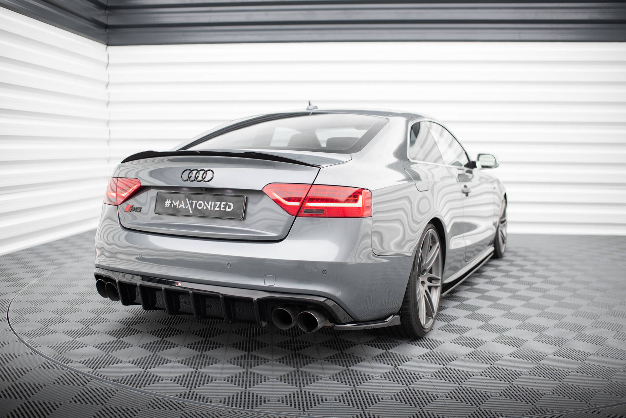 Spoiler CAP für Audi S5 Coupe / A5 S-Line Coupe 8T / 8T Facelift schwarz Hochglanz