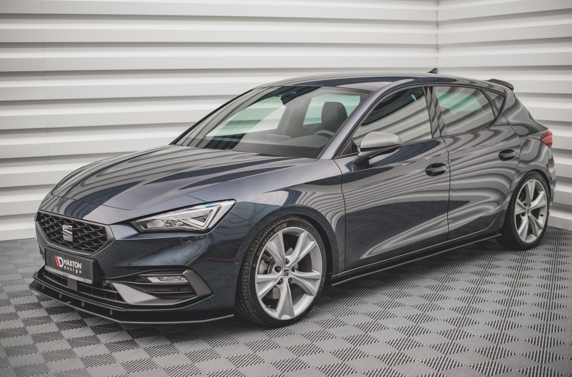 Street Pro Spoilerlippe Front Ansatz passend für Seat Leon FR Mk4 rot