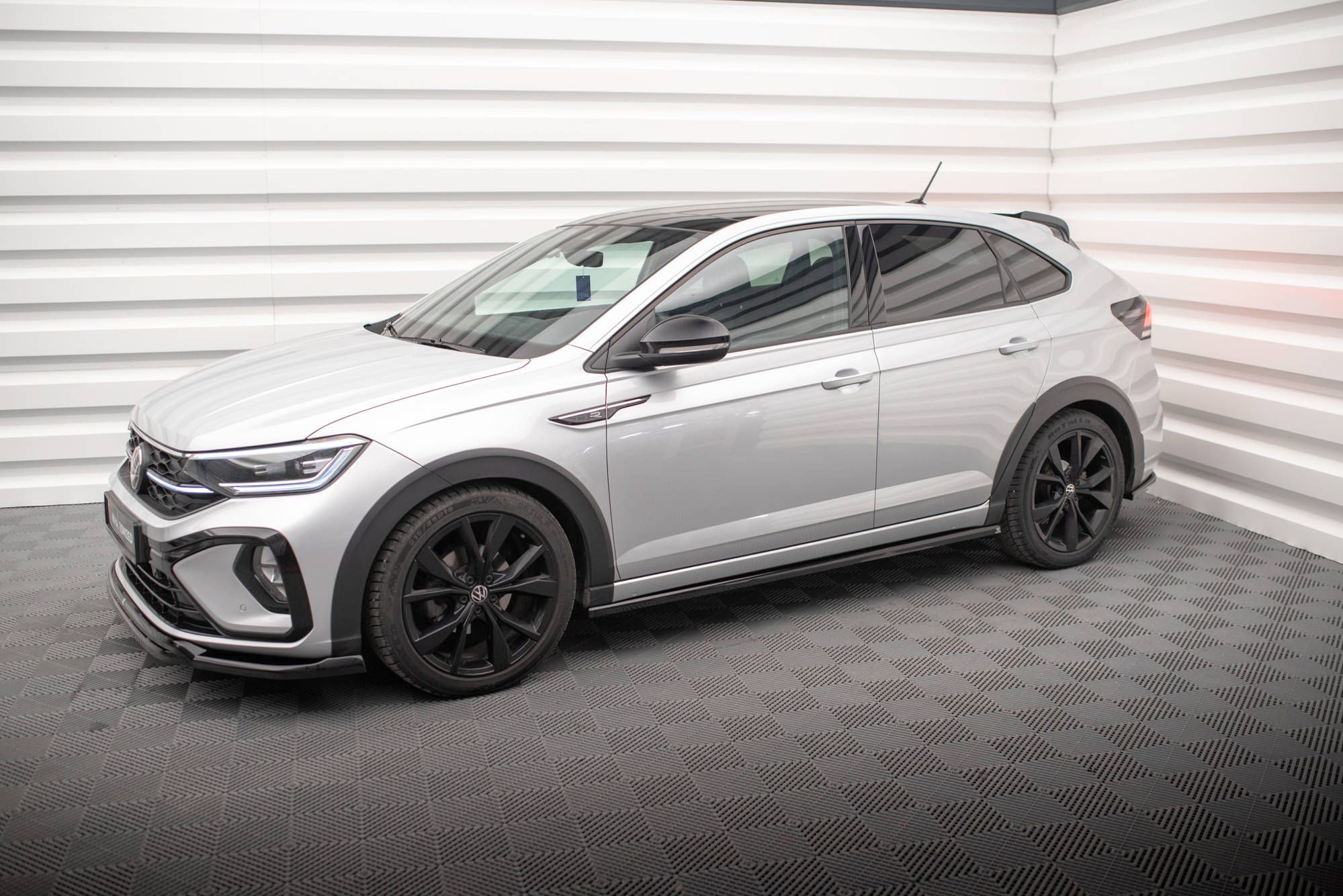 Street+ Seitenschweller Leisten passend für VW Taigo R-Line Mk1 schwarz Hochglanz
