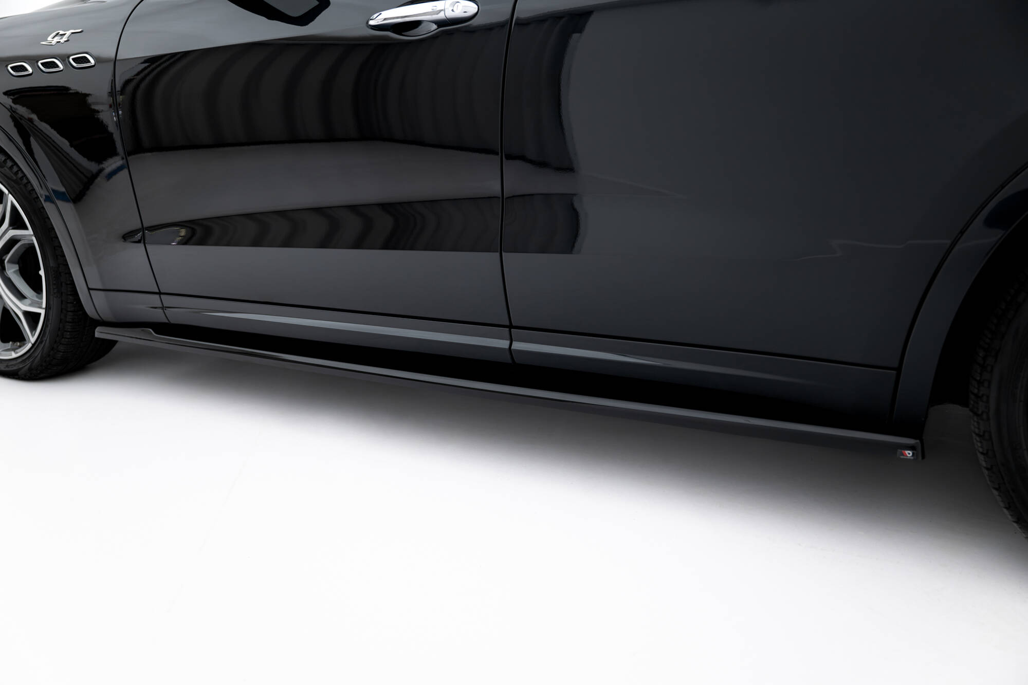 Seitenschweller Ansatz Paar passend für Maserati Levante GT Mk1 FL schwarz Hochglanz