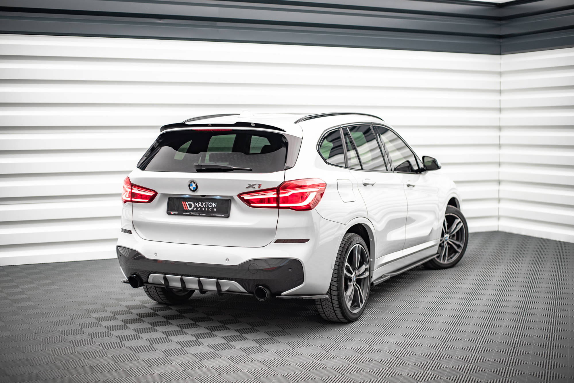 Street Pro Heckschürze Heck Ansatz Diffusor passend für BMW X1 M-Paket F48 schwarz-rot