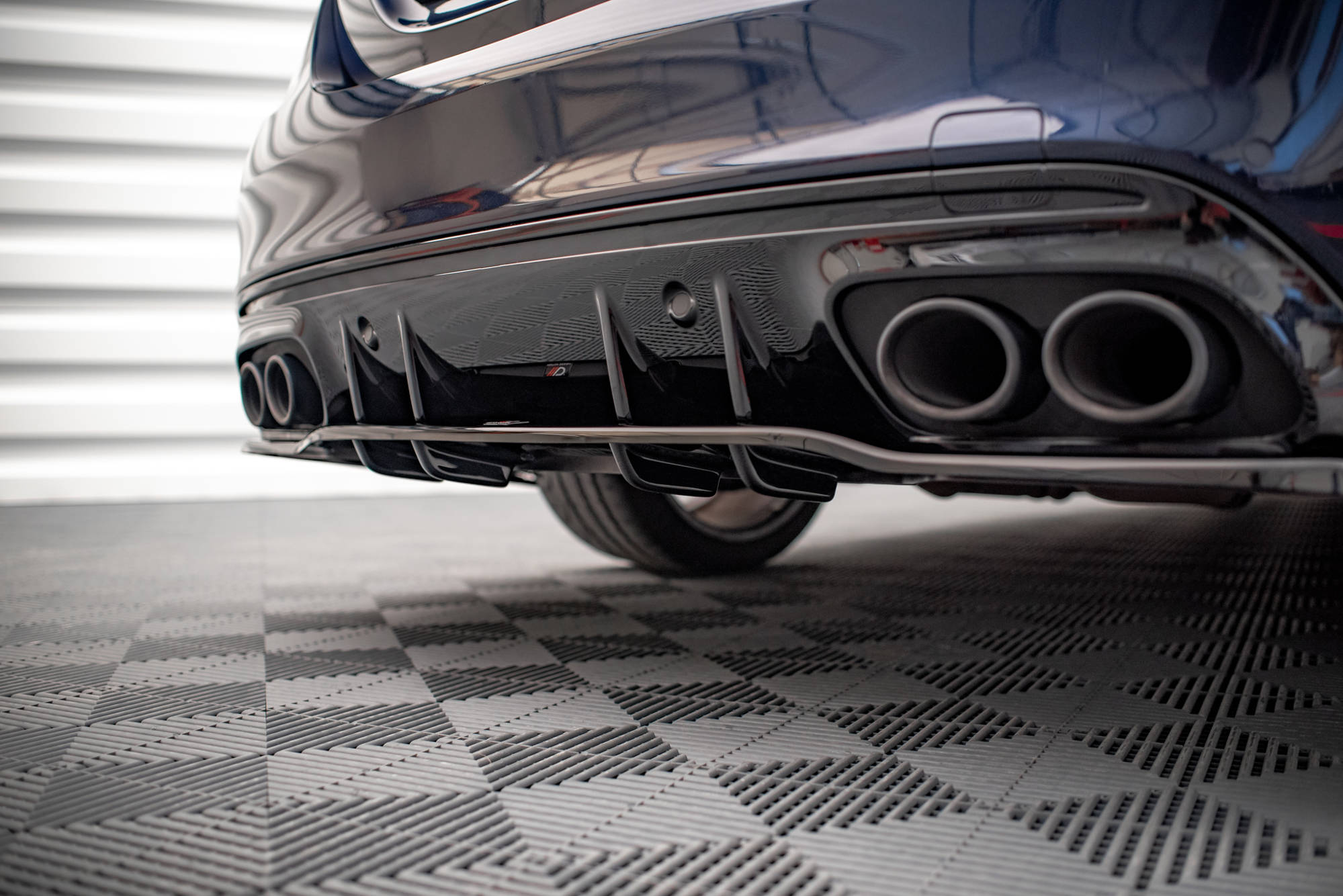 Street+ Mittlerer Diffusor RACE Heck Ansatz passend für Mercedes-AMG C 43 Limousine W205 FL schwarz Hochglanz