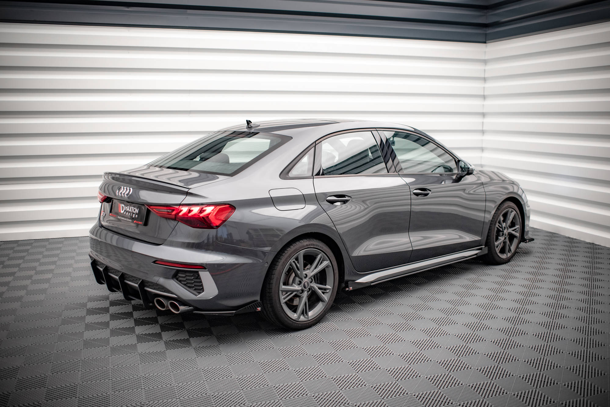 Street Pro Seitenschweller Leisten passend für Audi S3 / A3 S-Line 8Y rot+ Hochglanz Flaps