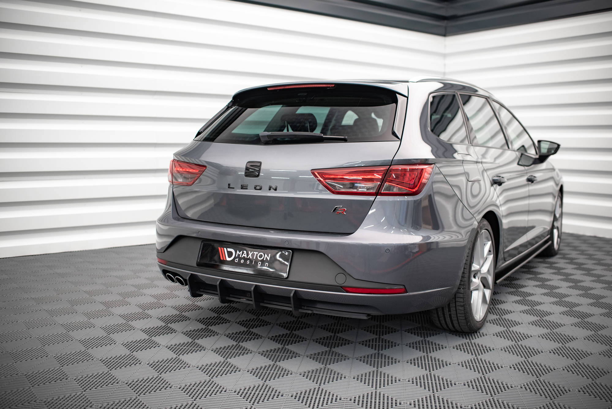Street Pro Heckschürze Heck Ansatz Diffusor passend für Seat Leon FR Sportstourer Mk3 rot