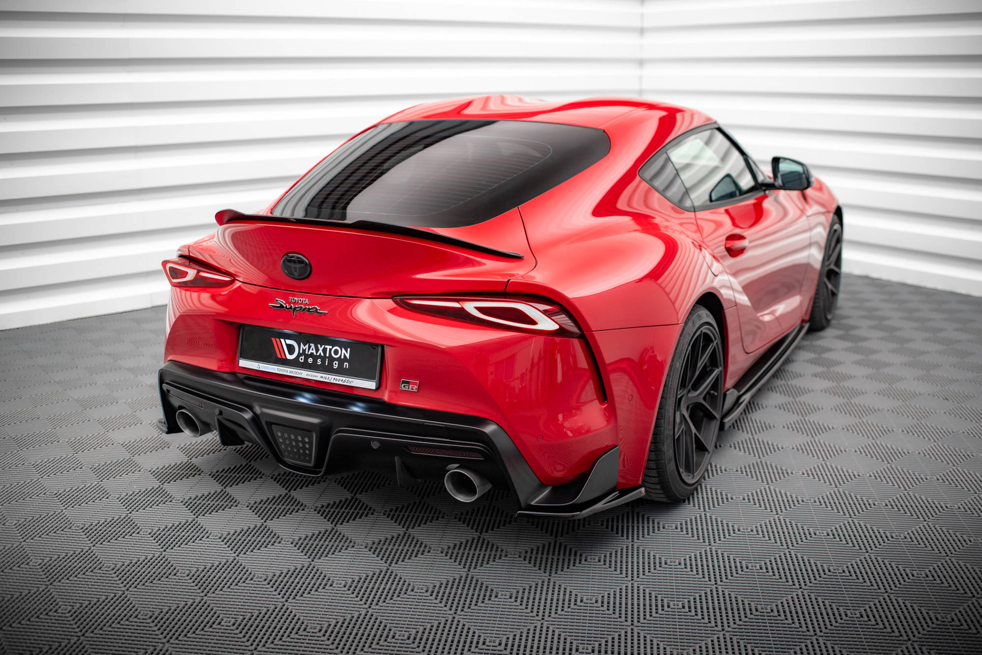 Street+ Heck Ansatz Flaps V.3 passend für Toyota Supra Mk5 schwarz Hochglanz