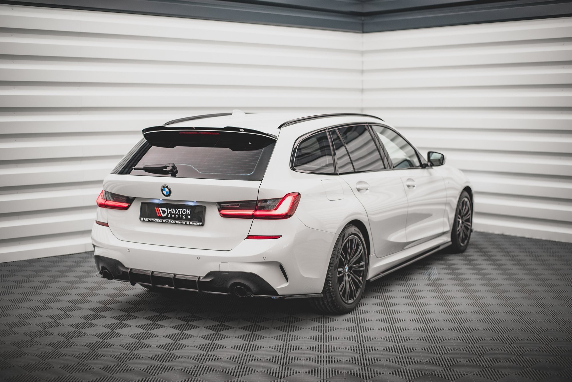 Street Pro Heckschürze Heck Ansatz Diffusor passend für BMW 3er G20 / G21 M-Paket schwarz-rot
