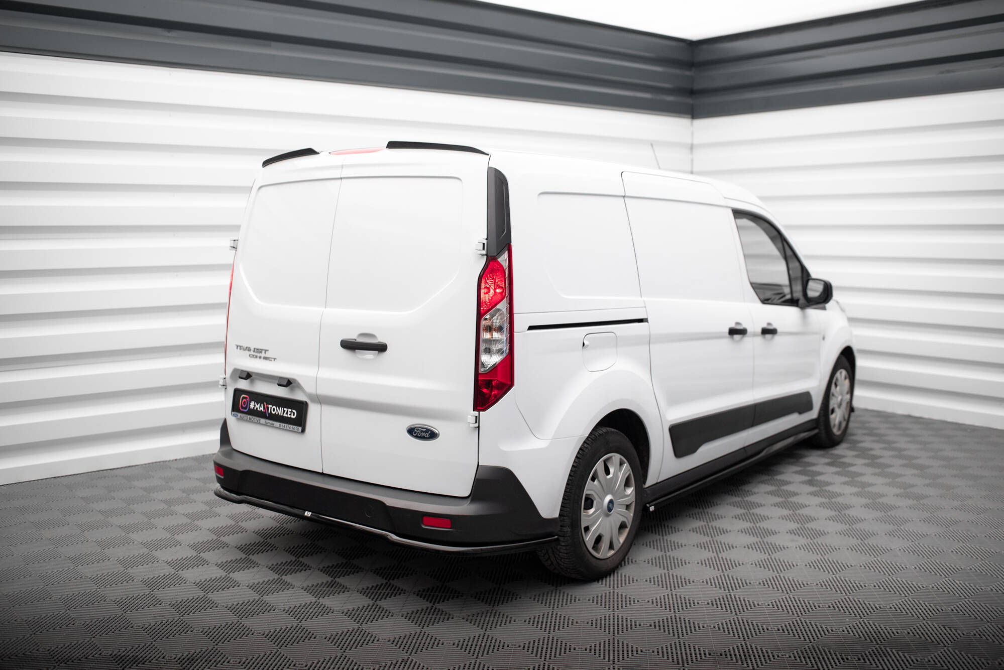 Heck Spoiler Aufsatz Abrisskante passend für Ford Transit Connect Mk2 FL schwarz Hochglanz