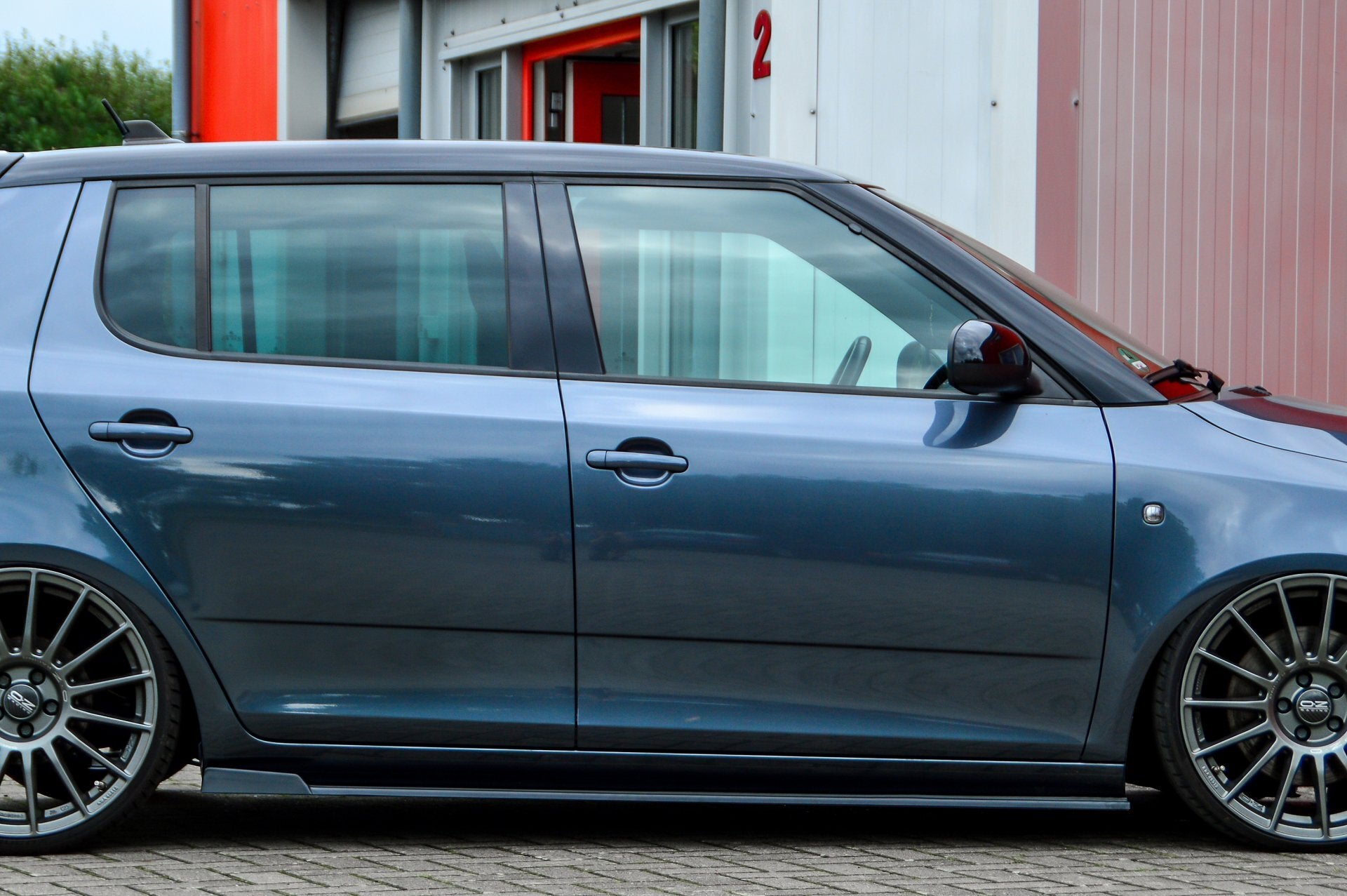 CUP Seitenschweller mit Wing für Skoda Fabia RS 5J Schwarz Matt