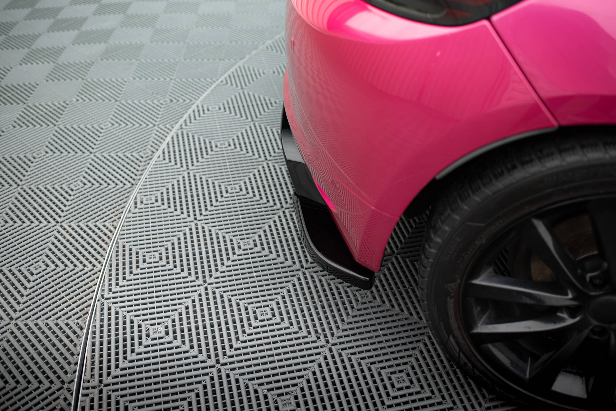 Street+ Heck Ansatz Flaps V.2 passend für VW Scirocco Mk3 schwarz Hochglanz