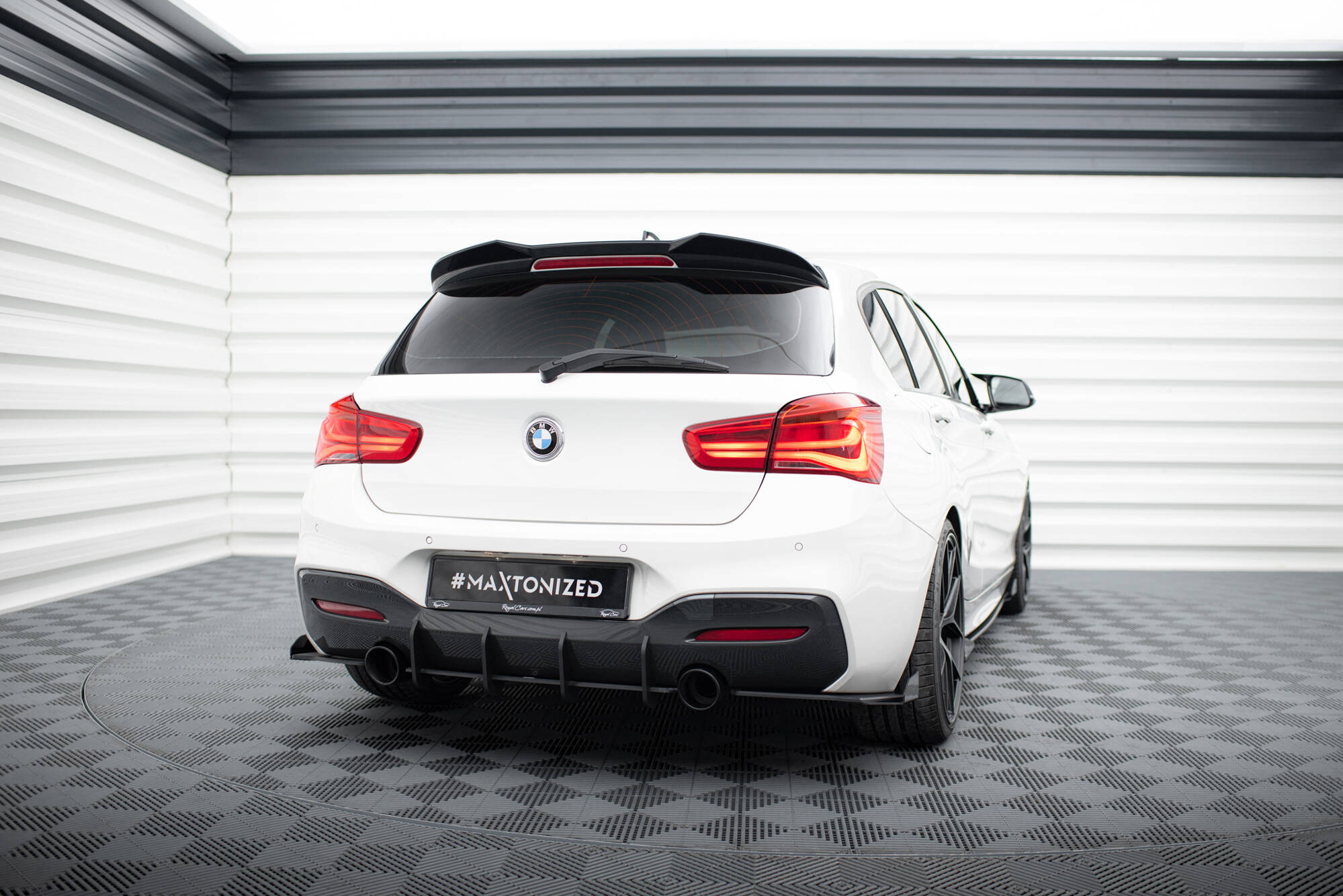 Street Pro Heckschürze Heck Ansatz Diffusor V.3 passend für BMW M140i rot