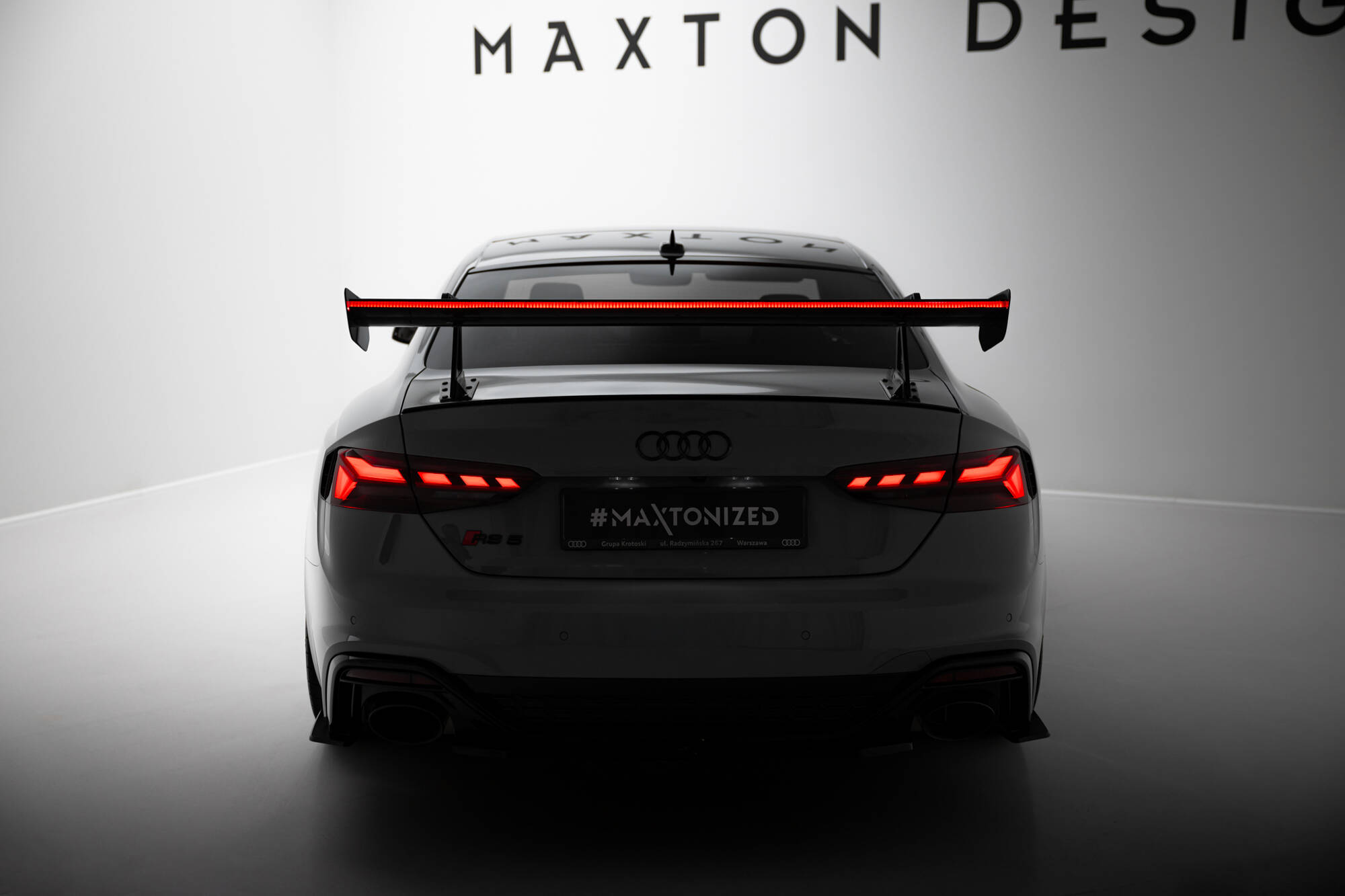 Carbon Heck Spoiler Heckflügel mit Schwan Halterung + LED passend für Audi A5 / A5 S-Line / S5 / RS5 Coupe F5 / F5 FL
