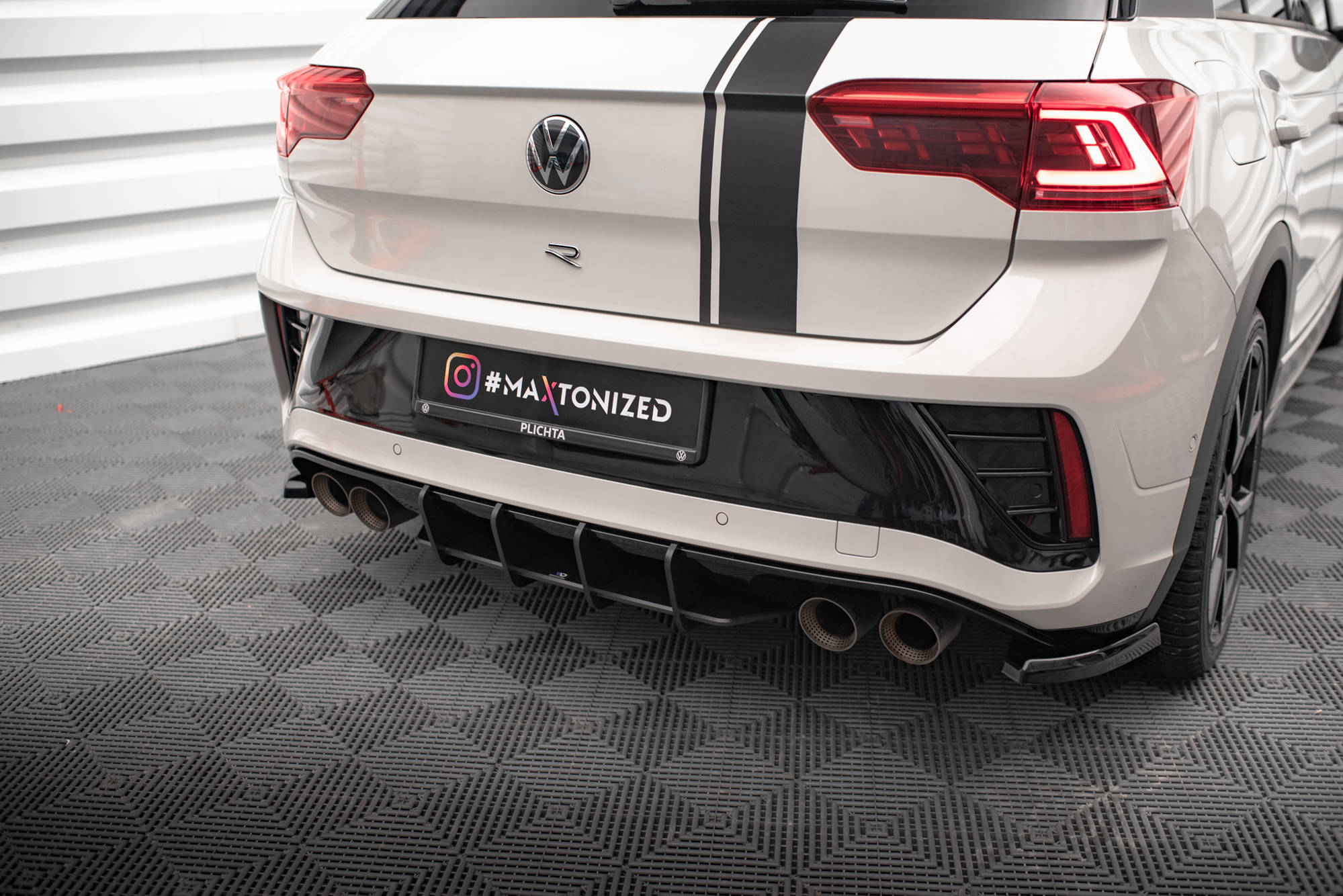 Street Pro Heckschürze Heck Ansatz Diffusor passend für VW T-Roc R Mk1 FL schwarz-rot