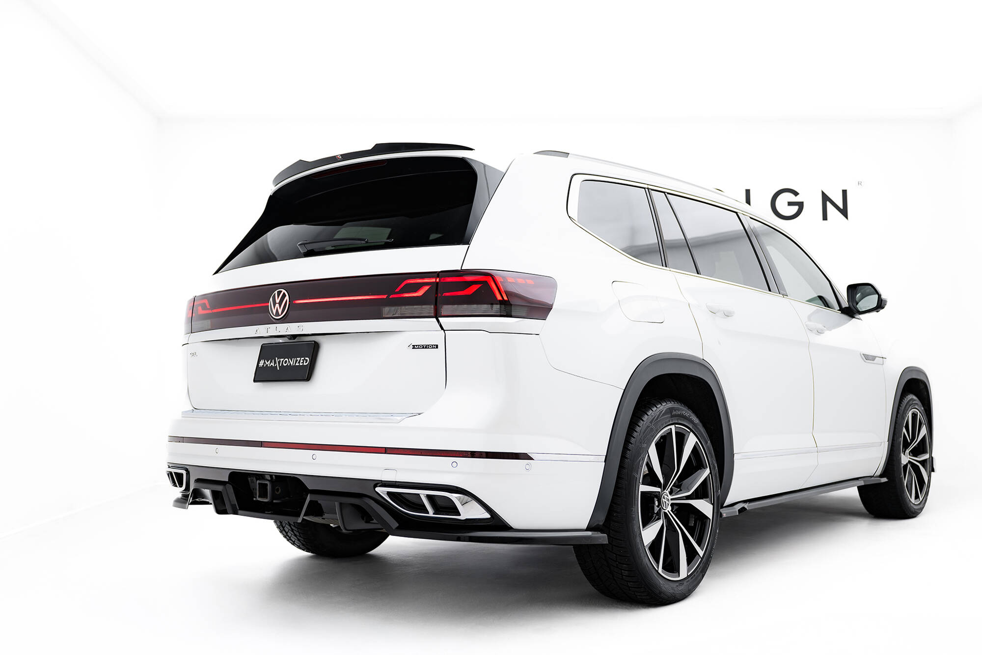 Street+ Mittlerer Diffusor RACE Heck Ansatz passend für VW Atlas R-Line Mk1 FL 2 schwarz Hochglanz