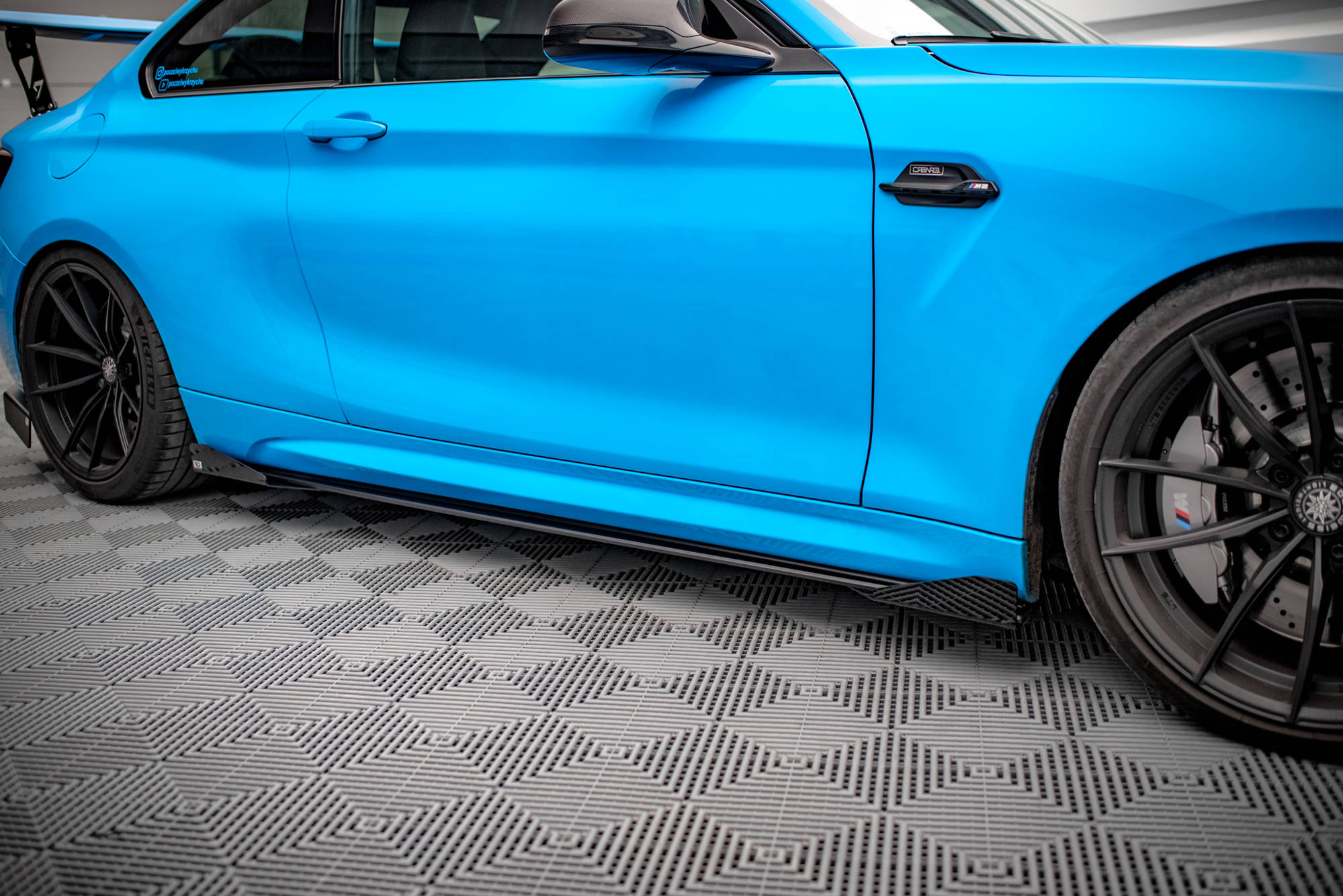 Seitenschweller Flaps passend für BMW M2 F87 schwarz Hochglanz