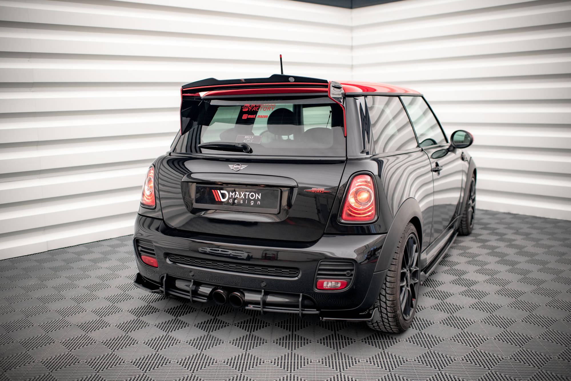 Street+ Heck Ansatz Flaps V.2 passend für Mini Cooper John Cooper Works R56 schwarz Hochglanz