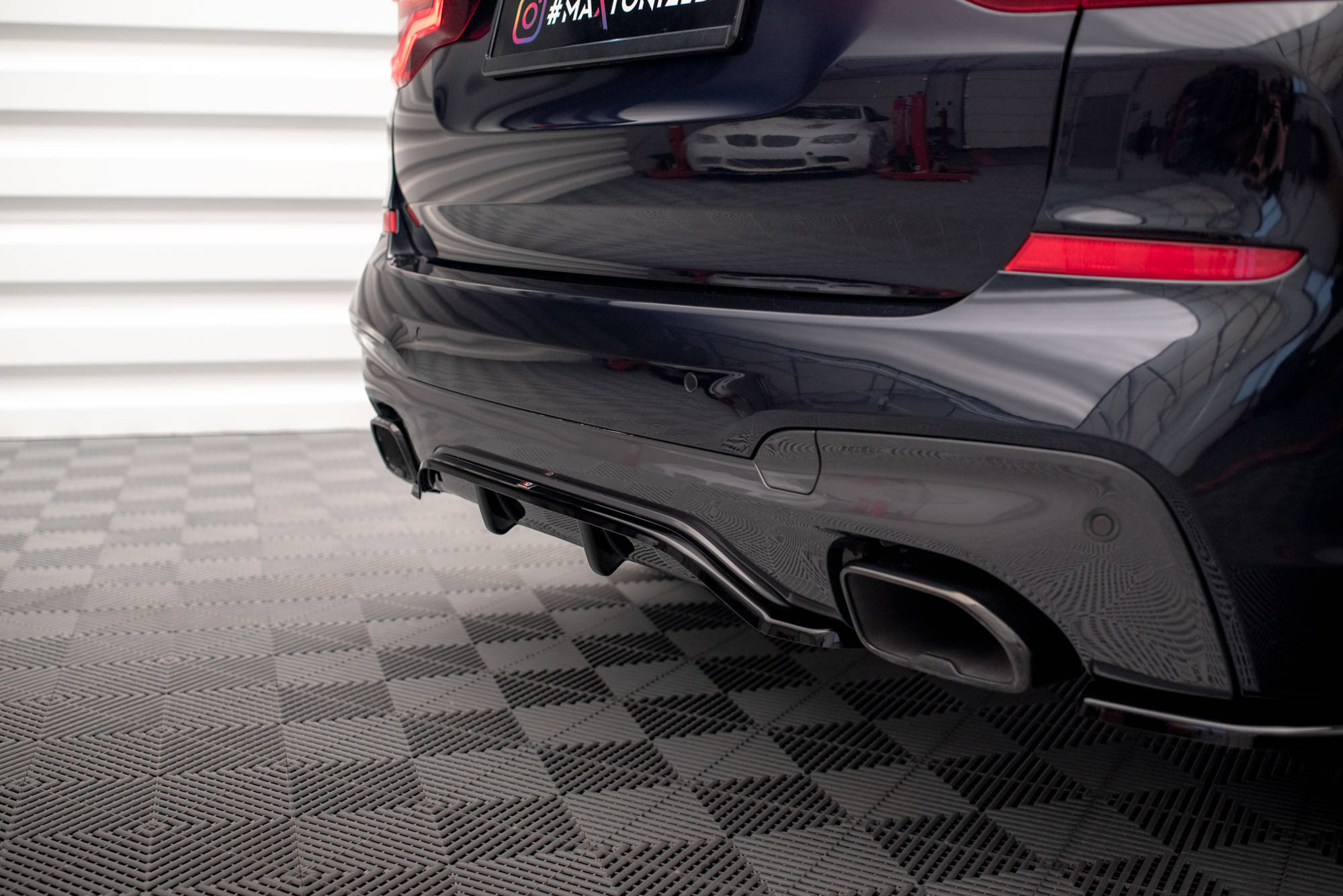 Street+ Mittlerer Diffusor RACE Heck Ansatz passend für BMW X3 M40i / M40d G01 schwarz Hochglanz