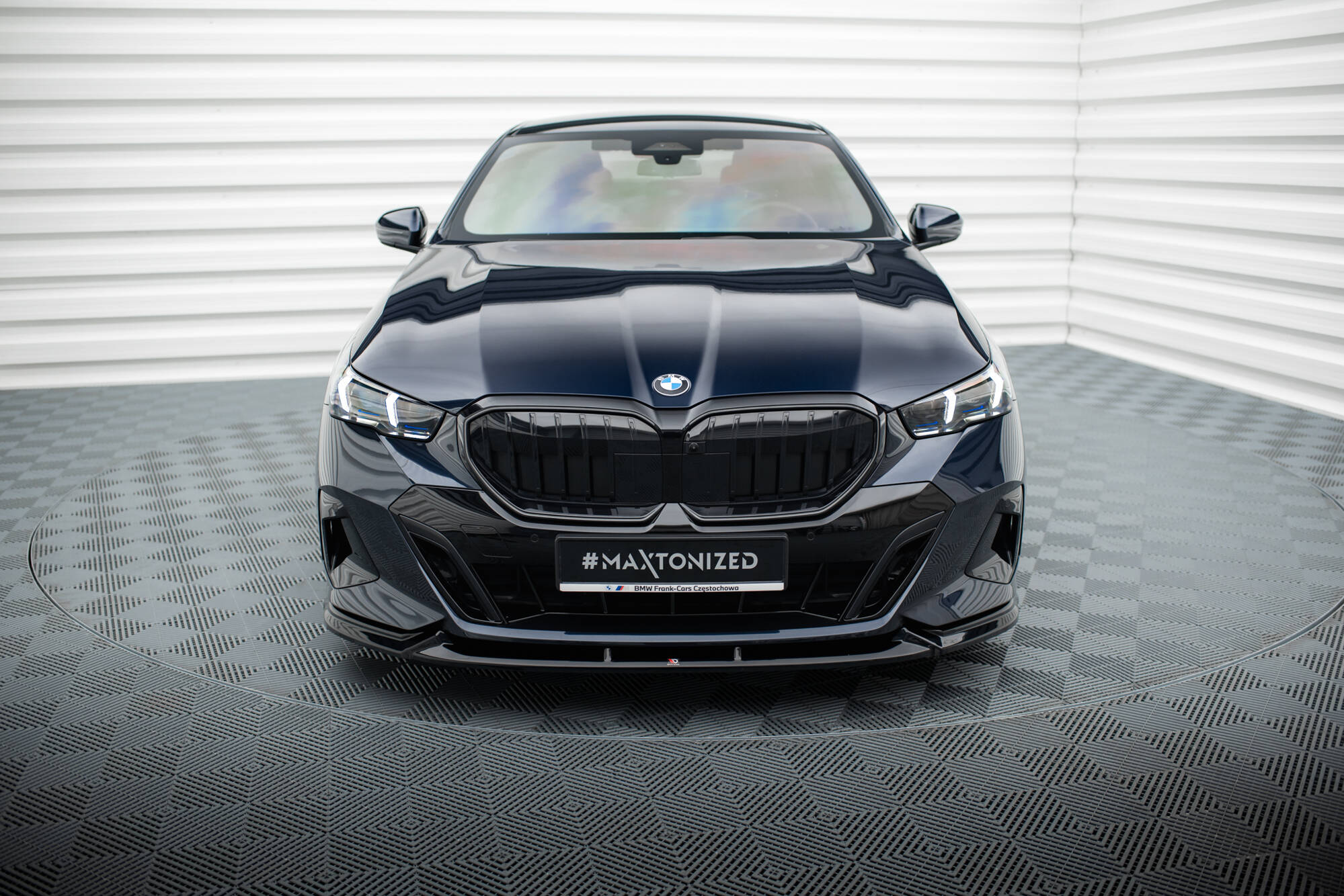 Street+ Spoilerlippe Front Ansatz V.1 passend für BMW 5er / i5 M-Paket Limousine / Touring G60 / G61 schwarz Hochglanz