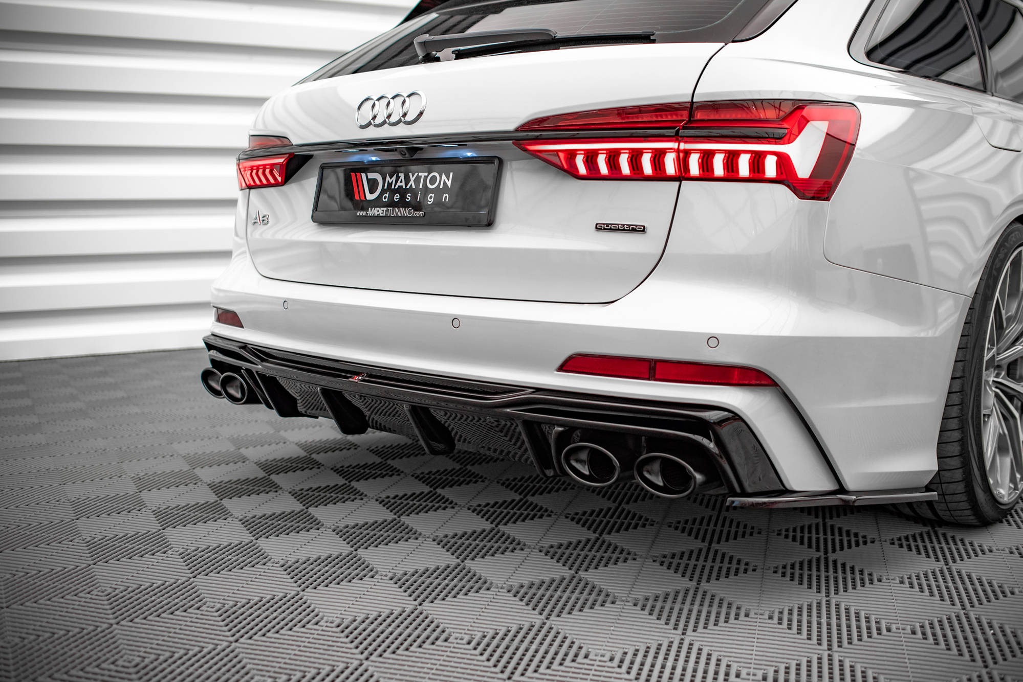 Street+ Heck Ansatz Diffusor + Endrohre chrom passend für Audi A6 S-Line / S6 C8 / C8 FL schwarz Hochglanz