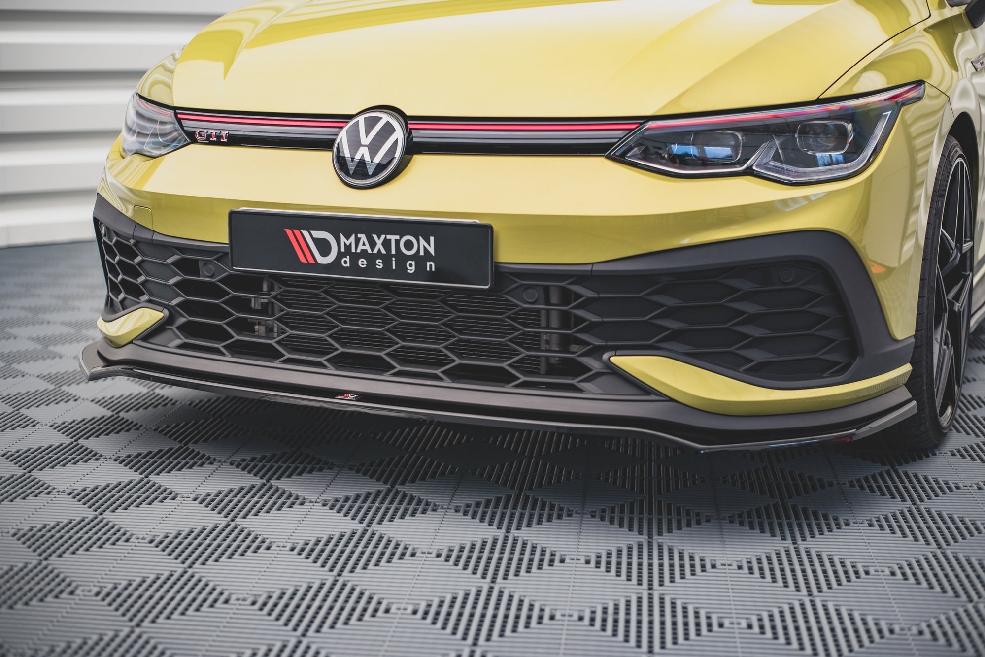 Street+ Spoilerlippe Front Ansatz V.3 passend für VW Golf GTI Clubsport Mk8 schwarz Hochglanz