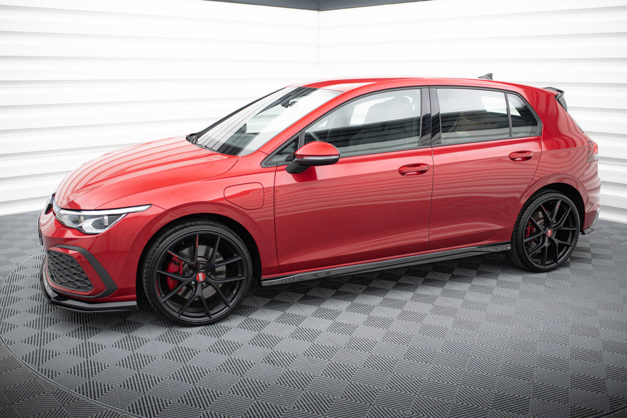 Street+ Seitenschweller Leisten V.3 passend für VW Golf GTI / GTE / GTI Clubsport / GTD / R-Line Mk8 schwarz Hochglanz